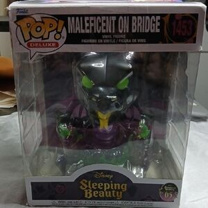 Funko Deluxe Maleficent on Bridge Figure - 1453